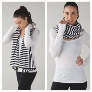 NWT - Lululemon Black & White Vinyasa Scarf